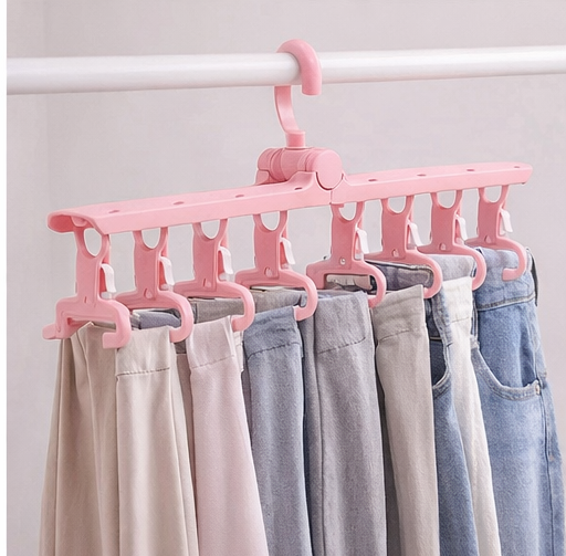 علاقة الملابس السحرية