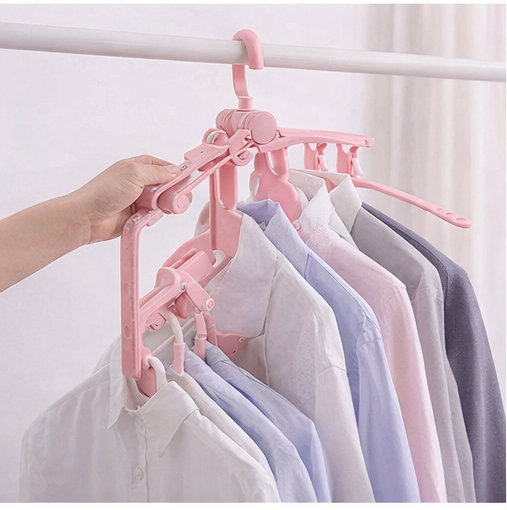 علاقة الملابس السحرية